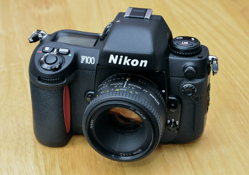 Nikon F100